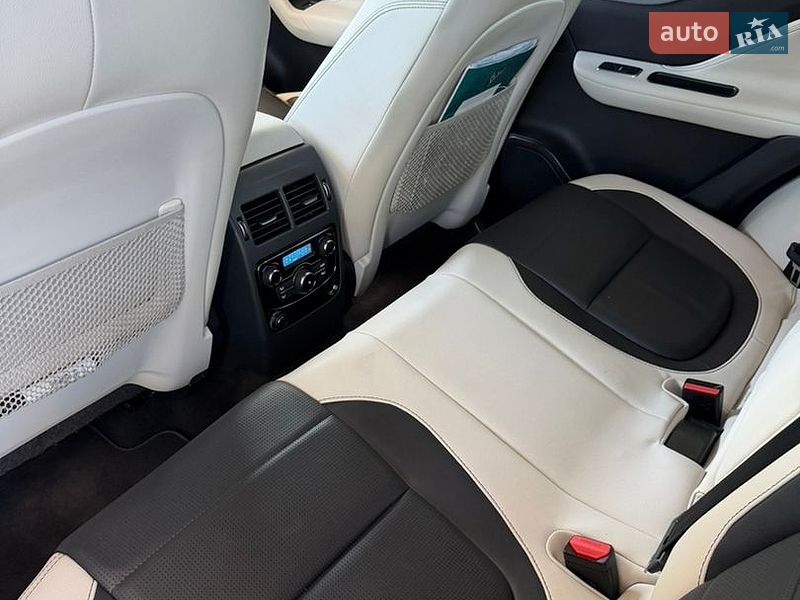 Позашляховик / Кросовер Jaguar F-Pace 2018 в Дніпрі фото 29 Позашляховик / Кросовер Jaguar F-Pace 2018 в Дніпрі
