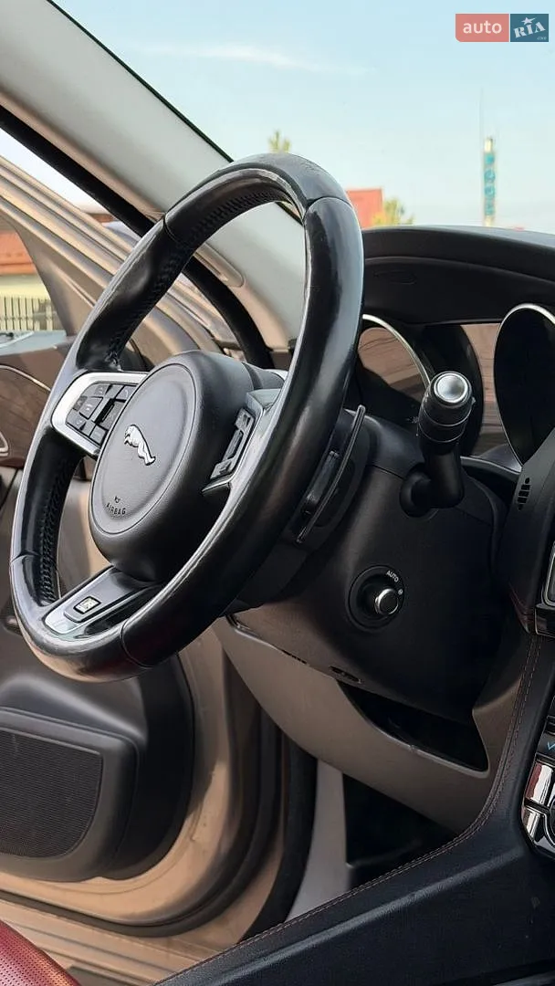 2016 Jaguar F-Pace - мініатюра 39