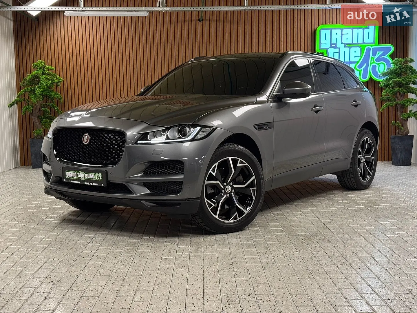 2016 Jaguar F-Pace - мініатюра 2