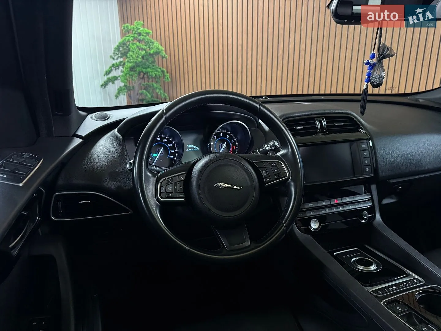 2016 Jaguar F-Pace - мініатюра 25