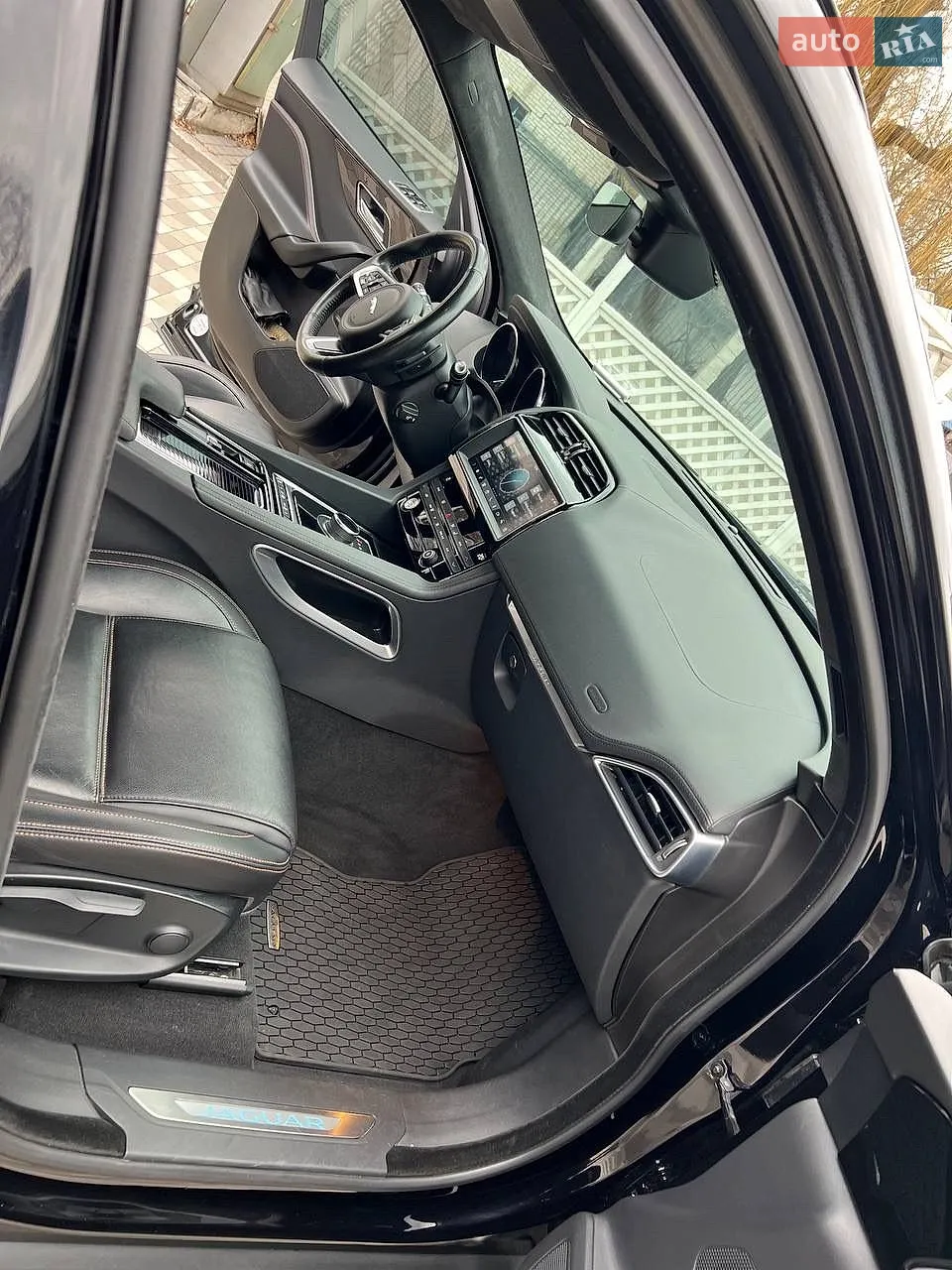 2019 Jaguar F-Pace - мініатюра 18