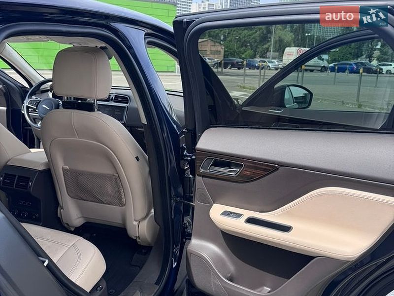 Внедорожник / Кроссовер Jaguar F-Pace 2020 в Киеве