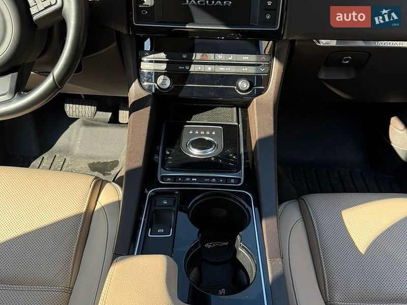 Внедорожник / Кроссовер Jaguar F-Pace 2016 в Харькове