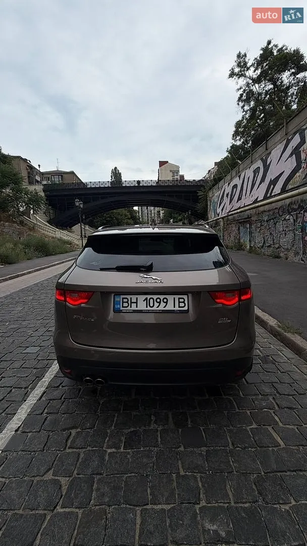 2016 Jaguar F-Pace - мініатюра 2