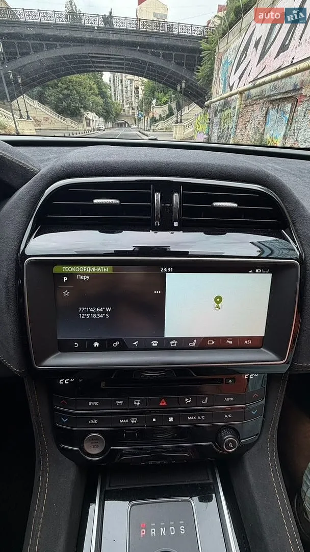 2016 Jaguar F-Pace - мініатюра 31