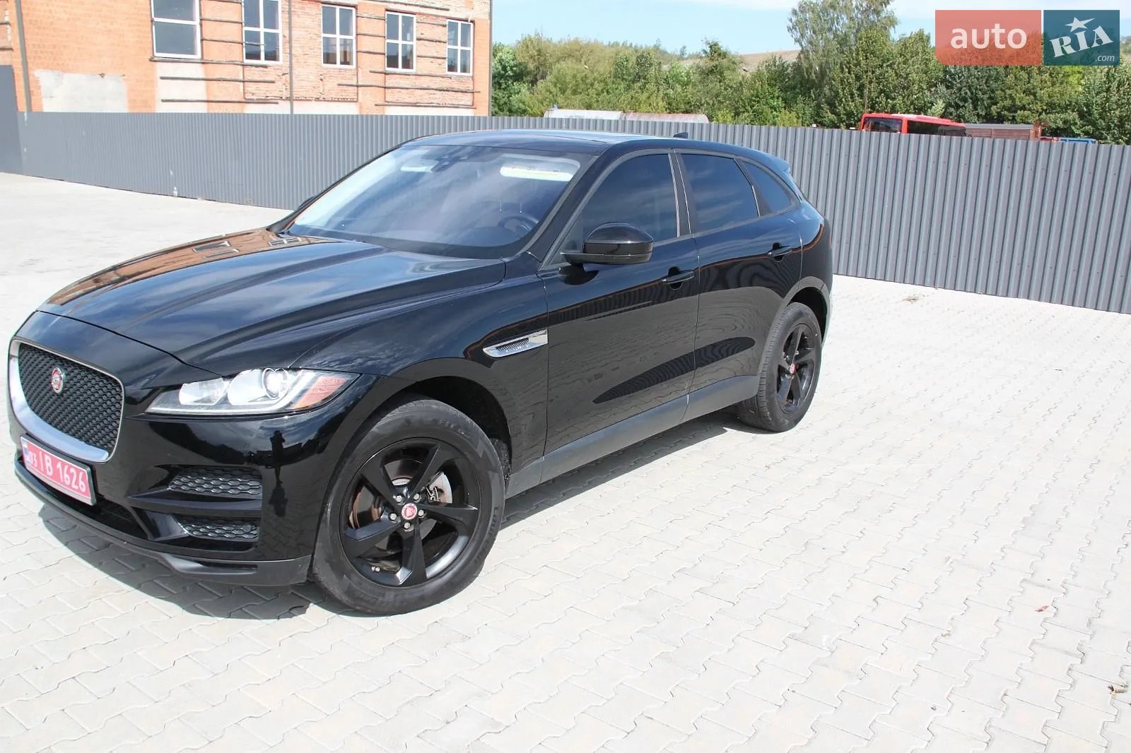 2016 Jaguar F-Pace - мініатюра 2