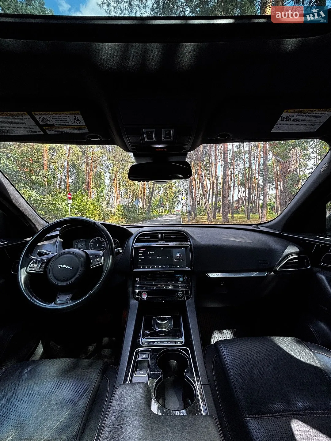 2016 Jaguar F-Pace - мініатюра 23