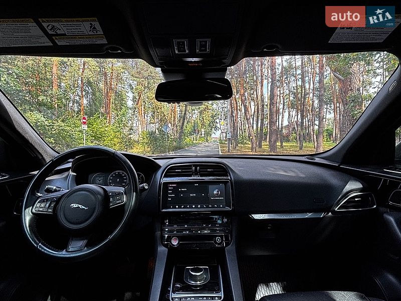 Внедорожник / Кроссовер Jaguar F-Pace 2016 в Белогородке
