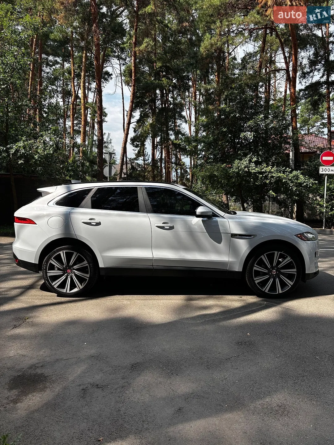 2016 Jaguar F-Pace - мініатюра 8