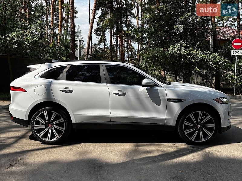Внедорожник / Кроссовер Jaguar F-Pace 2016 в Белогородке