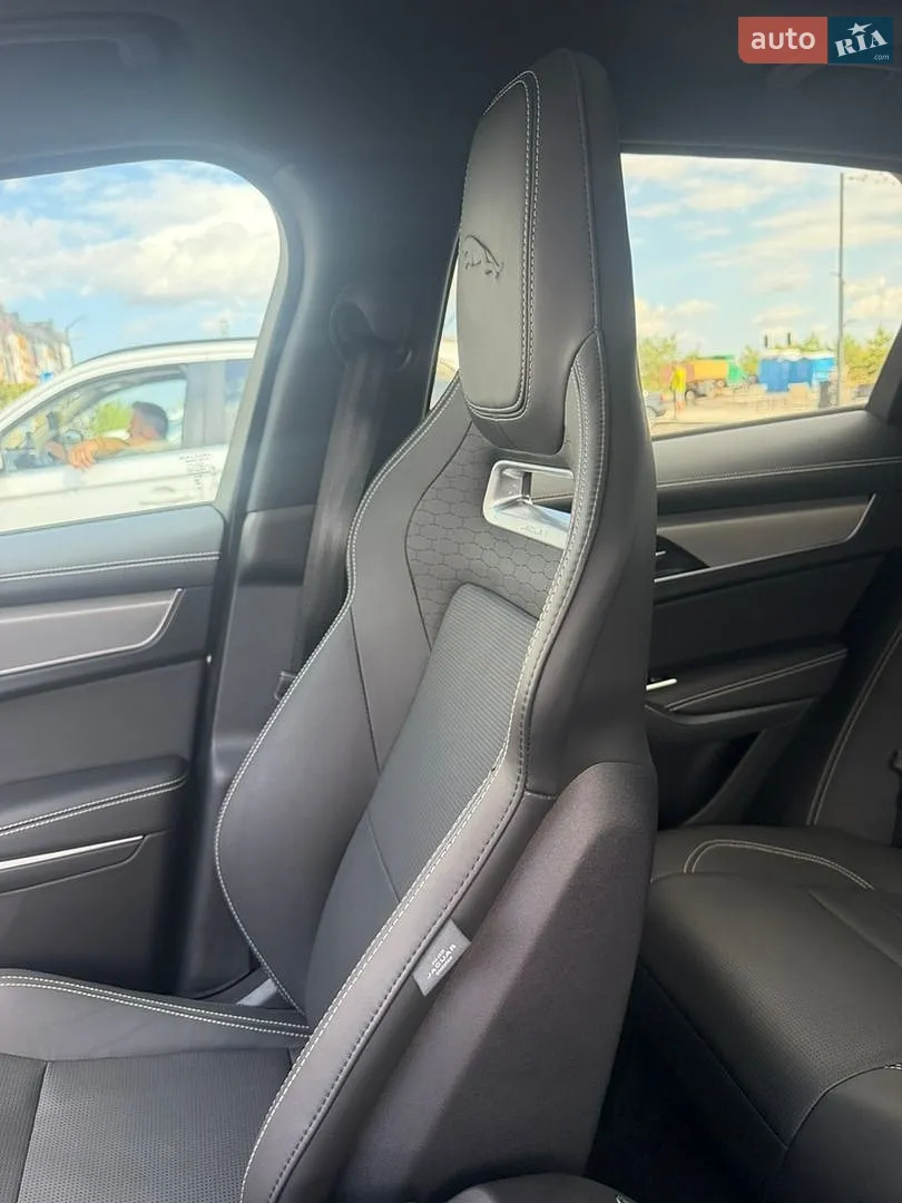 2025 Jaguar F-Pace - мініатюра 22