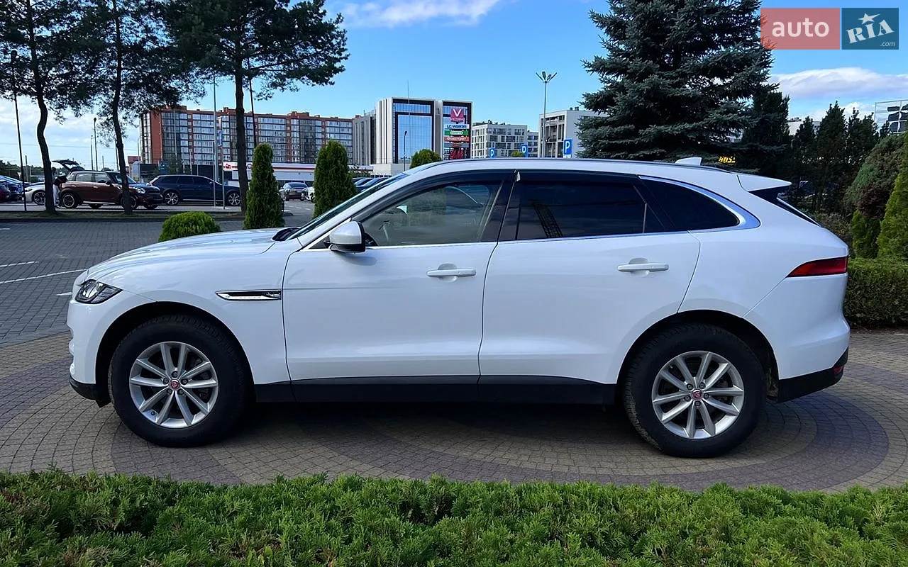 2017 Jaguar F-Pace - мініатюра 4