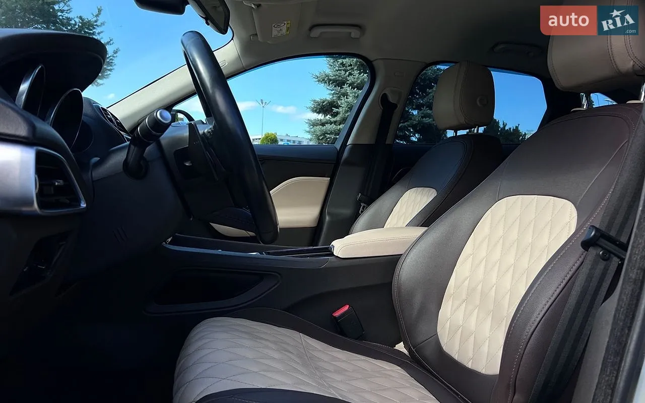 2017 Jaguar F-Pace - мініатюра 9