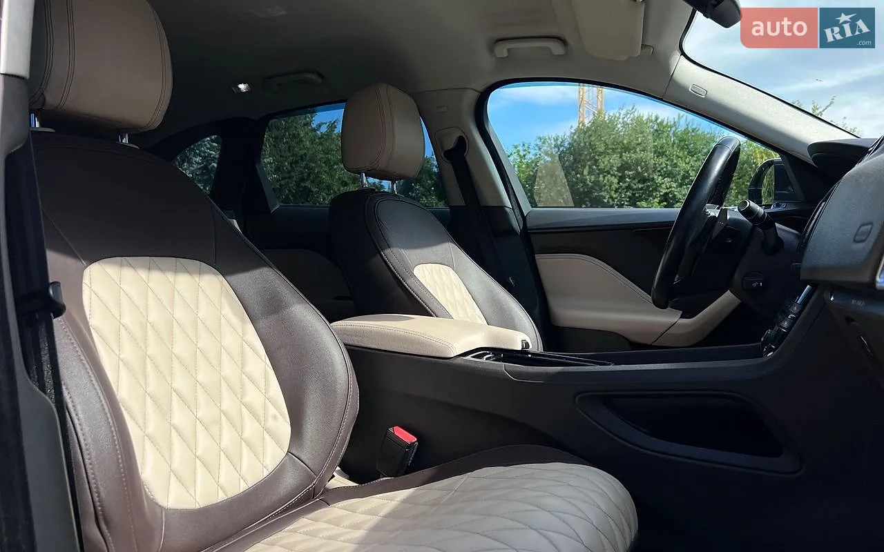 2017 Jaguar F-Pace - мініатюра 19