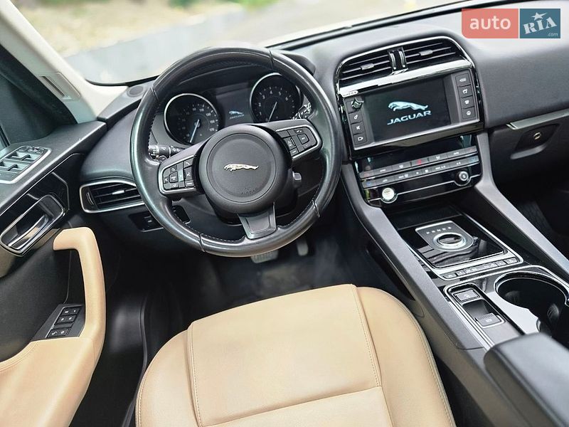 Позашляховик / Кросовер Jaguar F-Pace 2016 в Києві