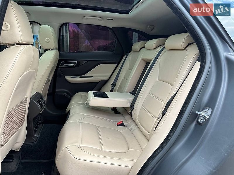 Внедорожник / Кроссовер Jaguar F-Pace 2016 в Киеве