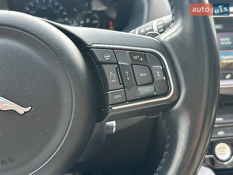 Внедорожник / Кроссовер Jaguar F-Pace 2016 в Киеве