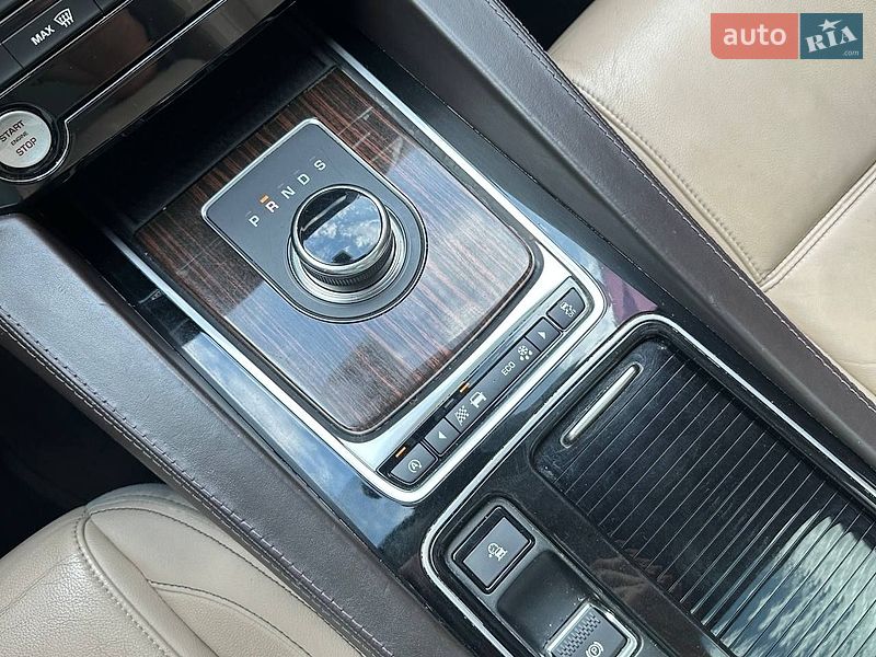Внедорожник / Кроссовер Jaguar F-Pace 2016 в Киеве