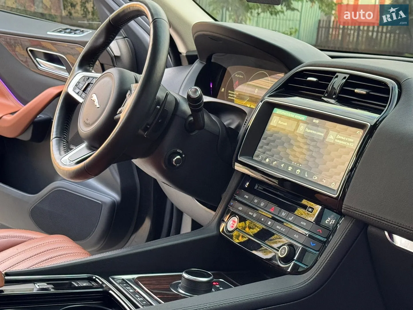 2018 Jaguar F-Pace - мініатюра 40