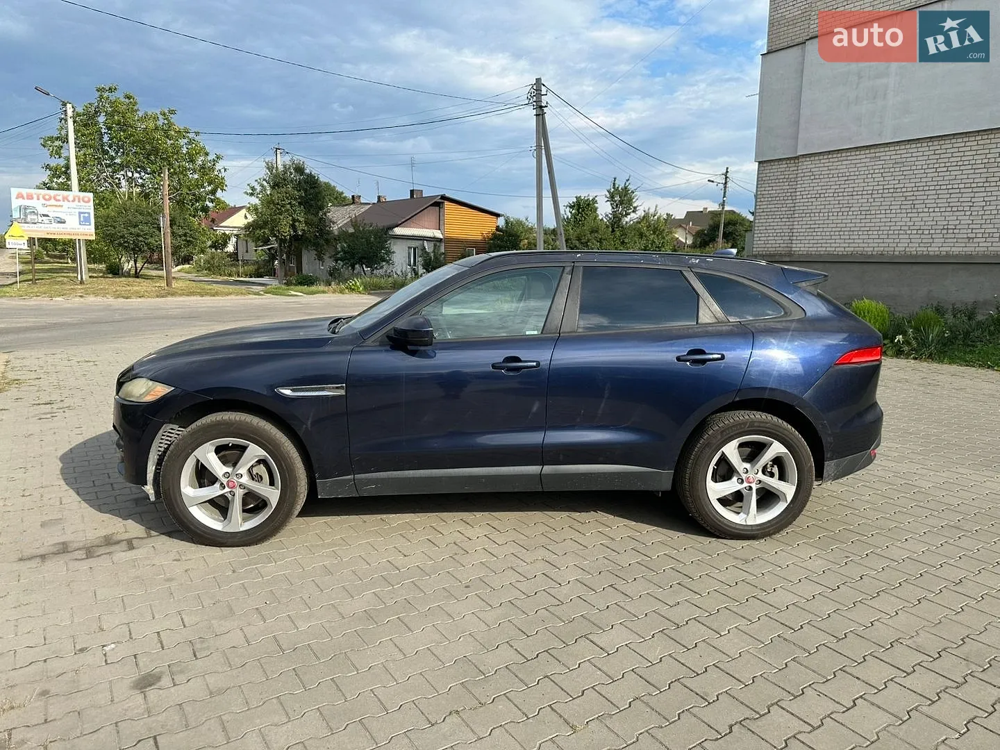 2016 Jaguar F-Pace - мініатюра 3