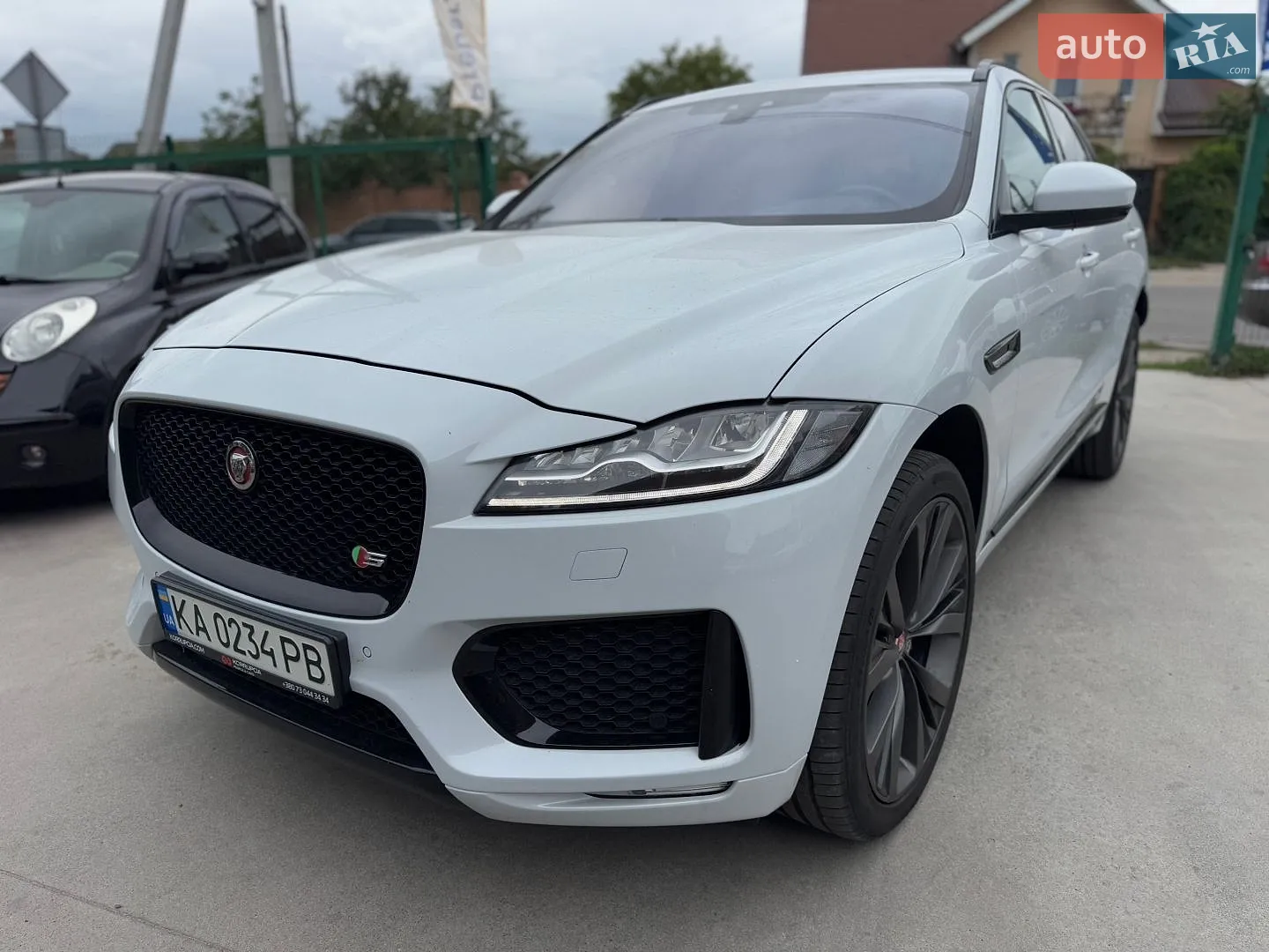 2016 Jaguar F-Pace - мініатюра 3