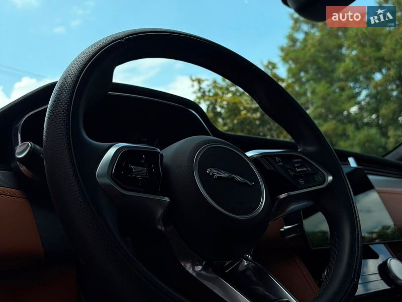 Позашляховик / Кросовер Jaguar F-Pace 2023 в Києві