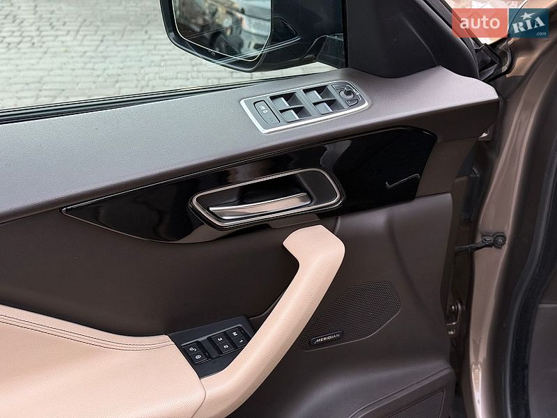 Позашляховик / Кросовер Jaguar F-Pace 2016 в Одесі