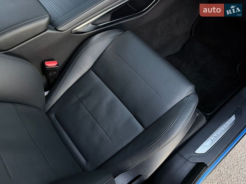 Позашляховик / Кросовер Jaguar F-Pace 2021 в Києві