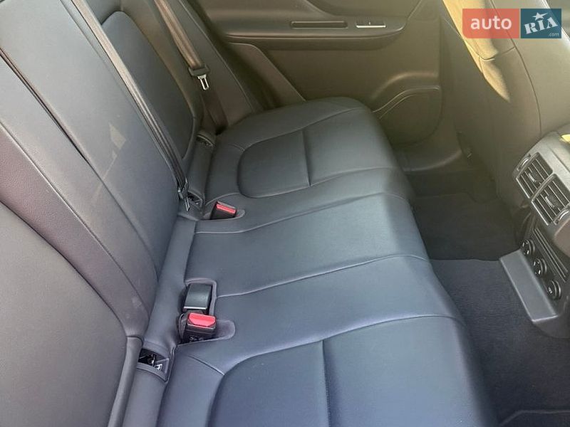 Внедорожник / Кроссовер Jaguar F-Pace 2016 в Киеве фото 21 Внедорожник / Кроссовер Jaguar F-Pace 2016 в Киеве