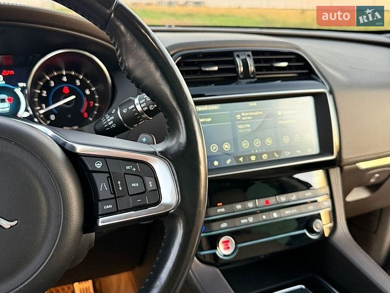 Внедорожник / Кроссовер Jaguar F-Pace 2018 в Киеве