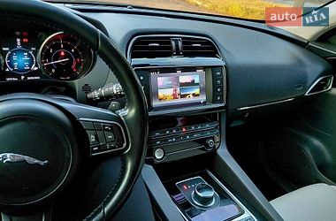 Позашляховик / Кросовер Jaguar F-Pace 2016 в Чернігові