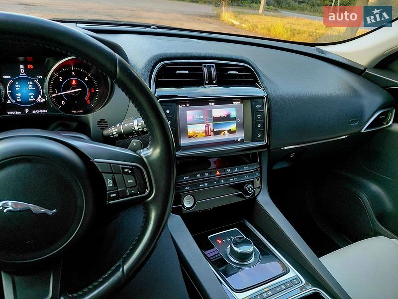 Позашляховик / Кросовер Jaguar F-Pace 2016 в Чернігові
