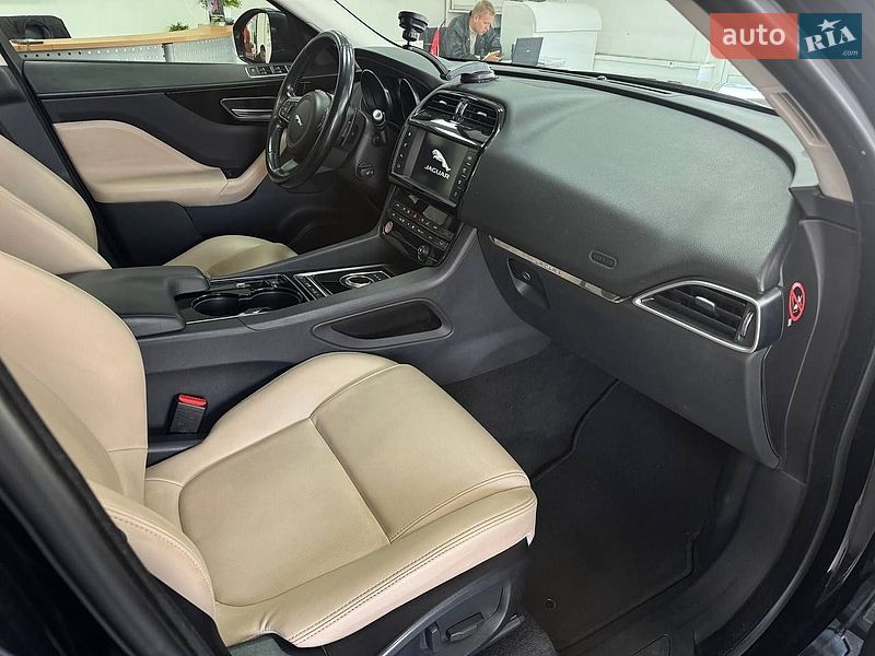 Внедорожник / Кроссовер Jaguar F-Pace 2016 в Киеве