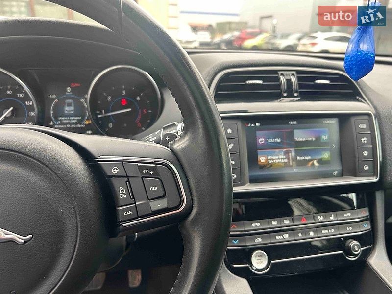 Внедорожник / Кроссовер Jaguar F-Pace 2016 в Киеве