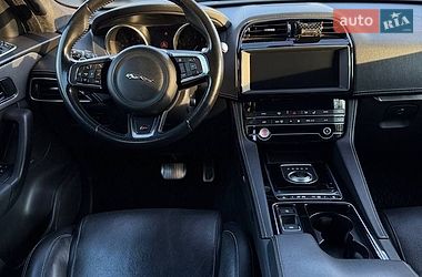 Внедорожник / Кроссовер Jaguar F-Pace 2019 в Киеве фото 7 Внедорожник / Кроссовер Jaguar F-Pace 2019 в Киеве