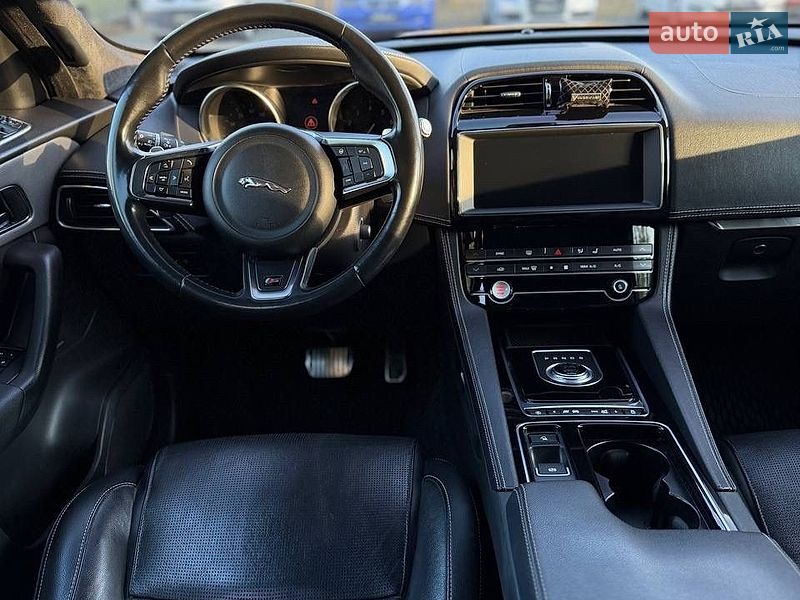 Внедорожник / Кроссовер Jaguar F-Pace 2019 в Киеве фото 7 Внедорожник / Кроссовер Jaguar F-Pace 2019 в Киеве