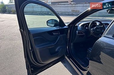 Внедорожник / Кроссовер Jaguar F-Pace 2016 в Киеве