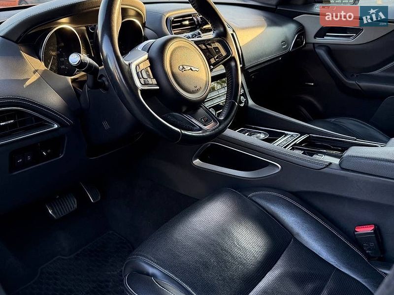 Позашляховик / Кросовер Jaguar F-Pace 2019 в Києві