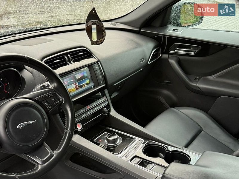 Внедорожник / Кроссовер Jaguar F-Pace 2016 в Хмельницком