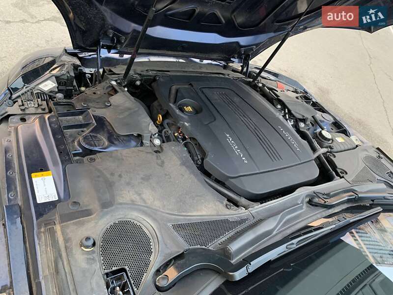 Кабриолет Jaguar F-Type 2017 в Львове