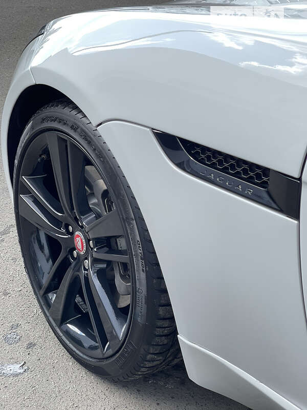 Купе Jaguar F-Type 2015 в Киеве