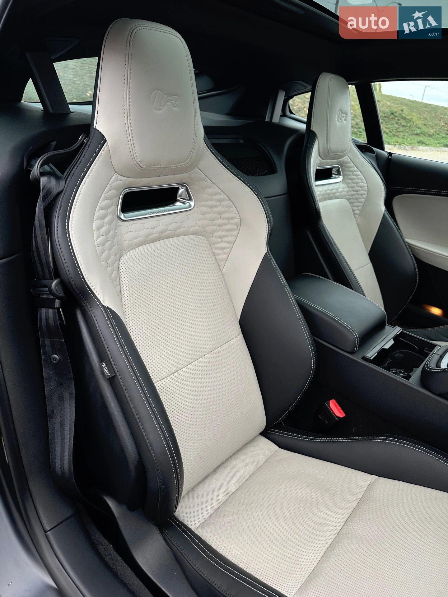 2020 Jaguar F-Type - мініатюра 6