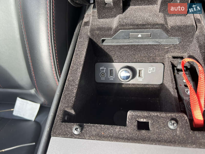 Купе Jaguar F-Type 2015 в Дніпрі
