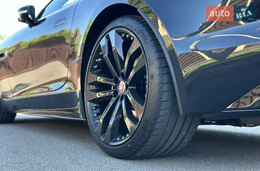Купе Jaguar F-Type 2023 в 