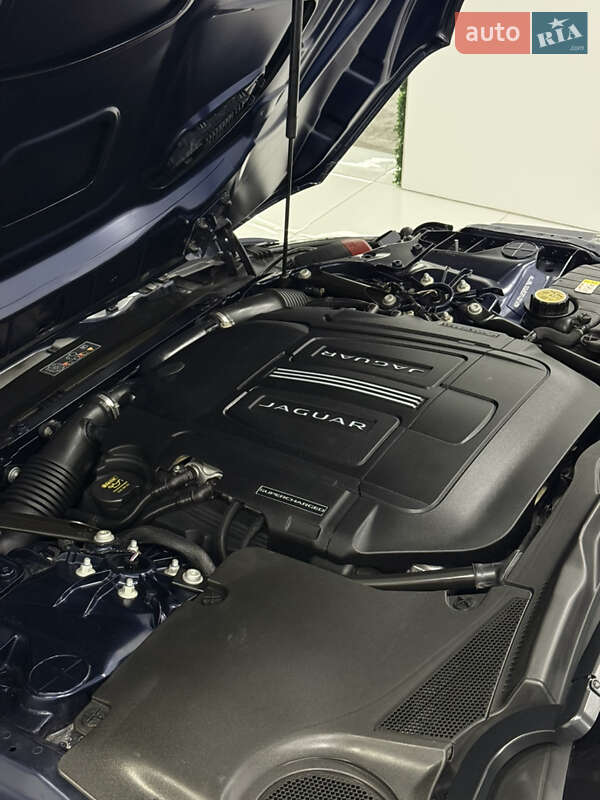 Купе Jaguar F-Type 2022 в Одесі