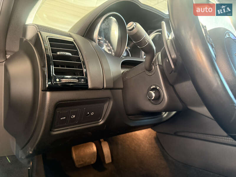 Купе Jaguar F-Type 2015 в Киеве