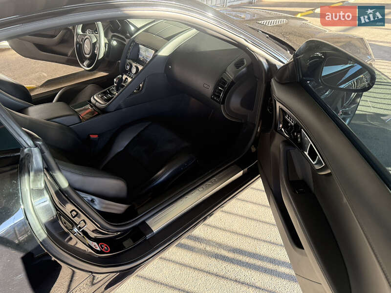 Купе Jaguar F-Type 2015 в Киеве