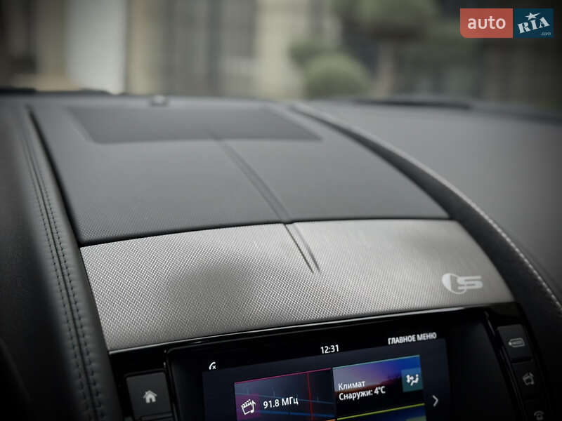 Купе Jaguar F-Type 2016 в Одесі