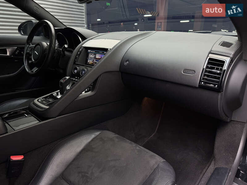 Купе Jaguar F-Type 2015 в Киеве фото 26 Купе Jaguar F-Type 2015 в Киеве