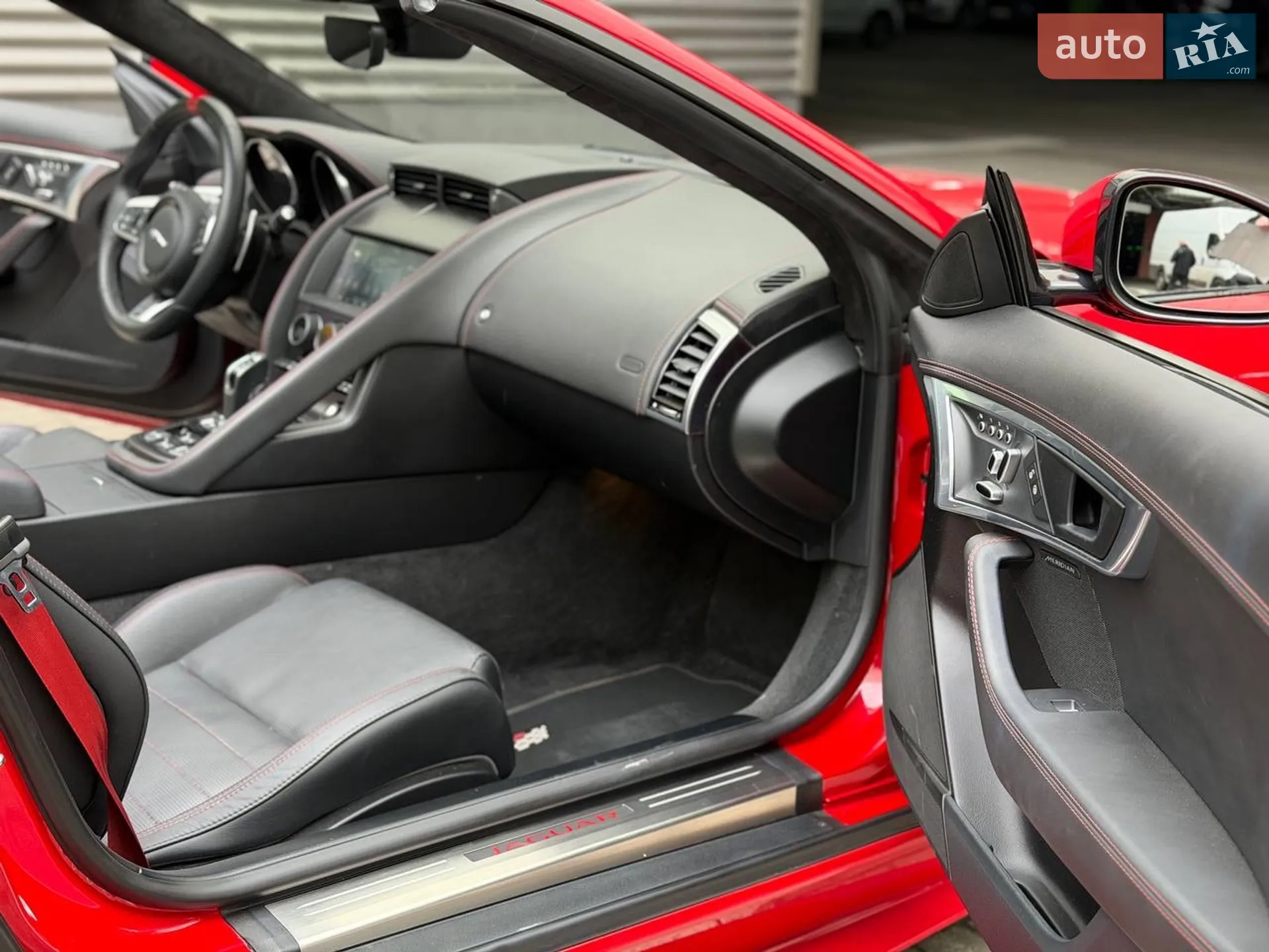 2019 Jaguar F-Type - мініатюра 14